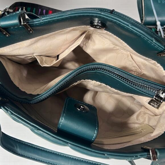 Steven Madden NWT Bmarin EMERALD GREEN 3 Way Tote w Coin Pouch Guitar Strap - Picture 9 of 9